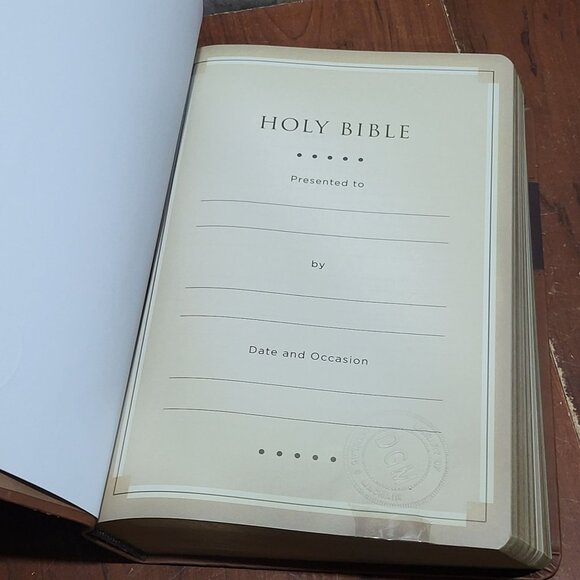 Holy Bible Giant Print Edition KJV - Picture 9 of 16